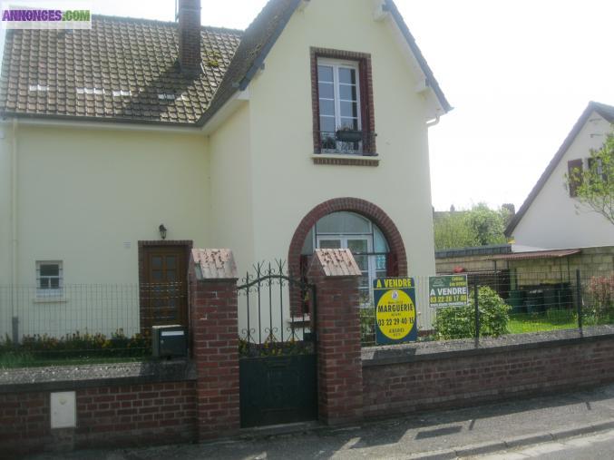 Maison de ville 90 m2 sur 600 m terrain fleuri et arbres fruitiers