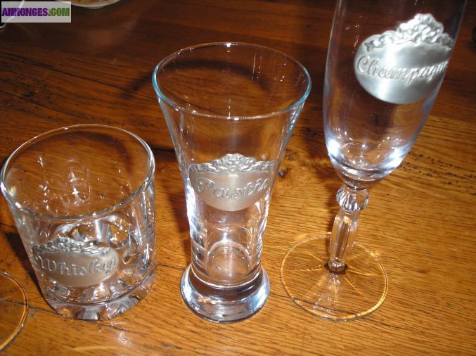 Lot de verres avec étain