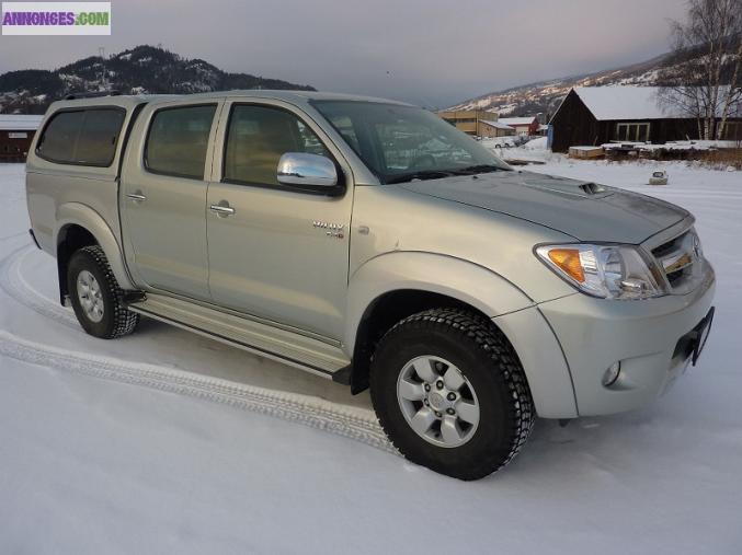 Toyota Hilux 2.5 D D-cabine SR Pick-up
