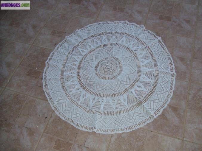 Napperon fait main 1m. de diamêtre