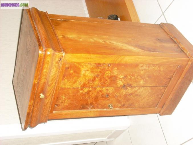 Chevet antiquaire