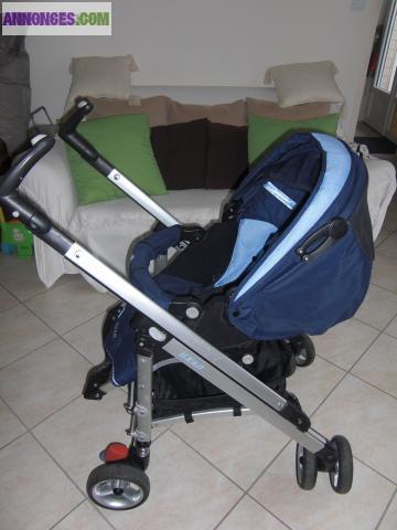 Loola bleu marine avec son sac à langer assorti