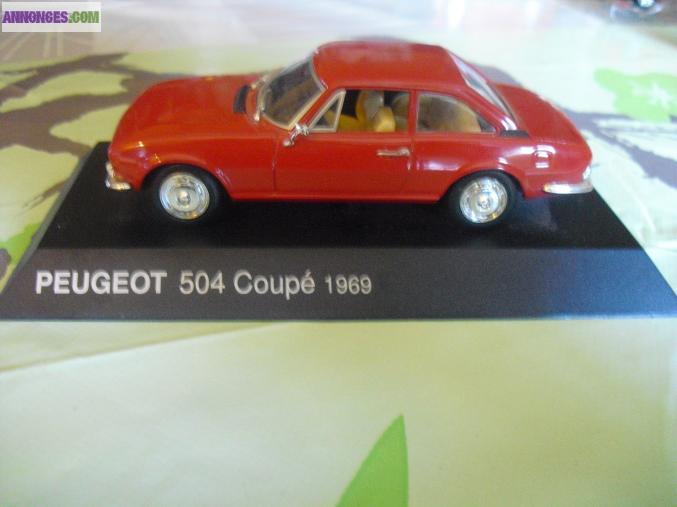 Voiture PEUGEOT 504 COUPE 1969 sur socle