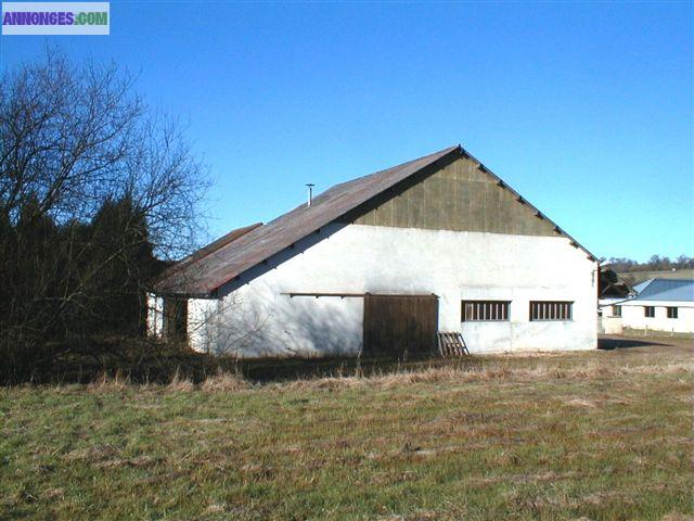 Atelier/dépôt + stockage + bureaux (ou habitation)