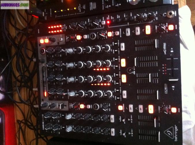 Cdj 850 & table behringer nox 606 & flycase & casque