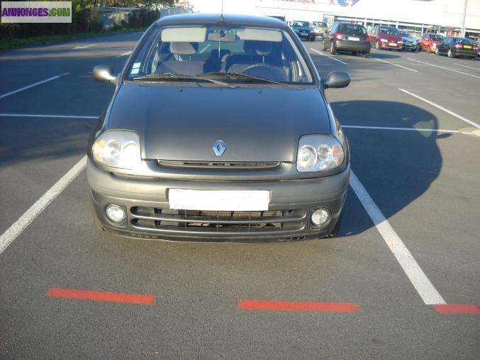 Clio 2 tres bon etat