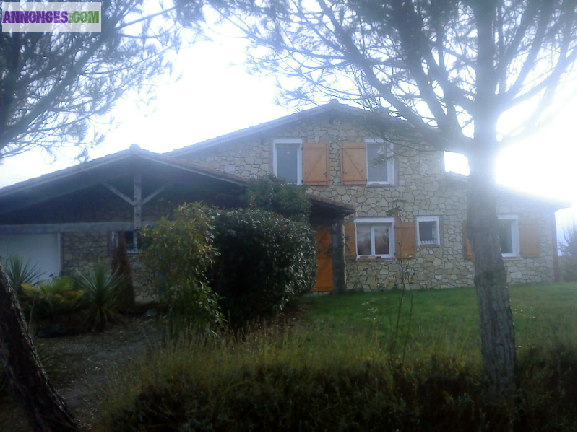 MAISON TRADITIONELLE AVEC PIERRE