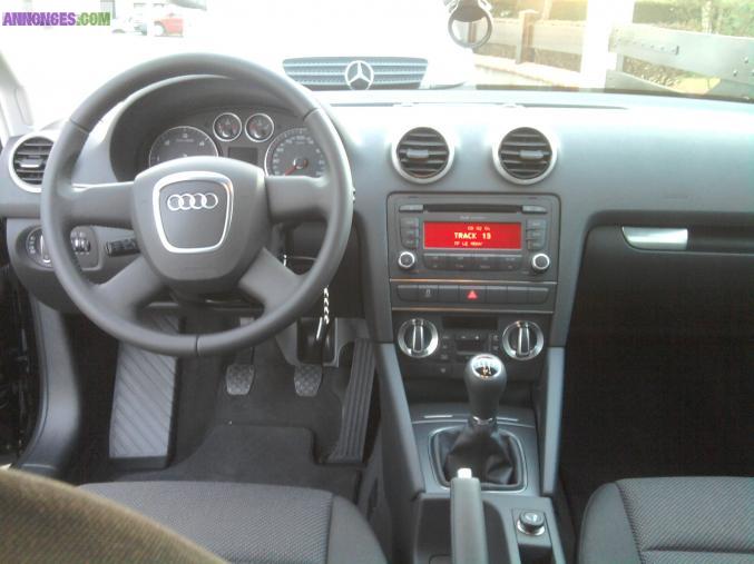 Audi A3 1.6 TDI 90CH ATTRACTION-ADVANCED EDITION