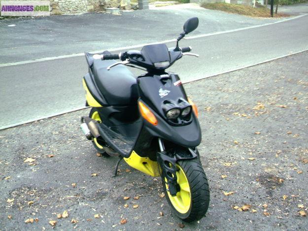 Scooter mbk rocket noir 