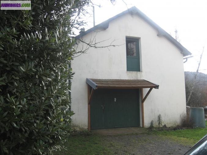 PAVILLON 4 PIECES + DEPENDANCE SUR TERRAIN 3500M2