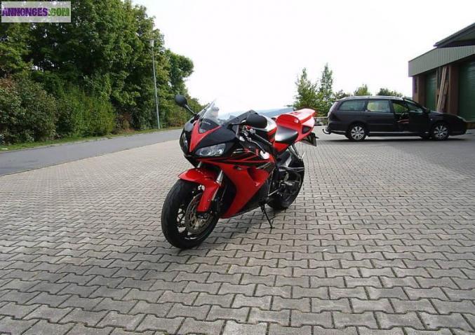 HONDA CBR 1000 RR
