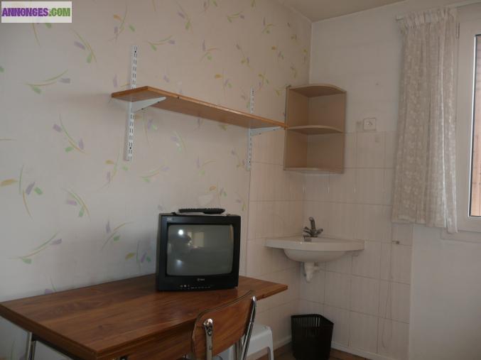 Loue Chahambre meubléé a etudiante a st martin d'heres 38400